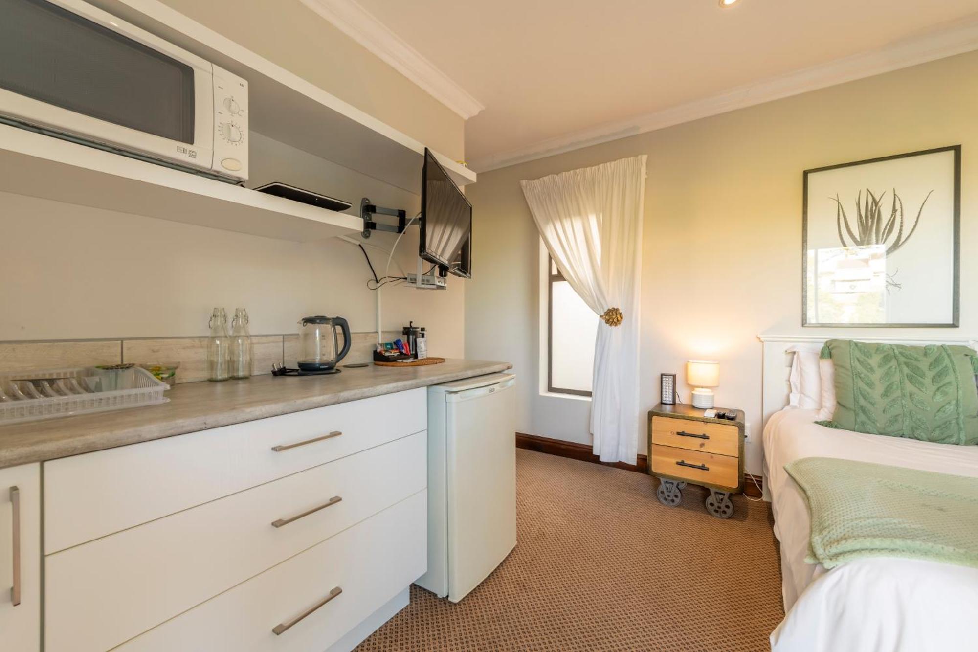 6 On Protea Bed & Breakfast Knysna Ngoại thất bức ảnh
