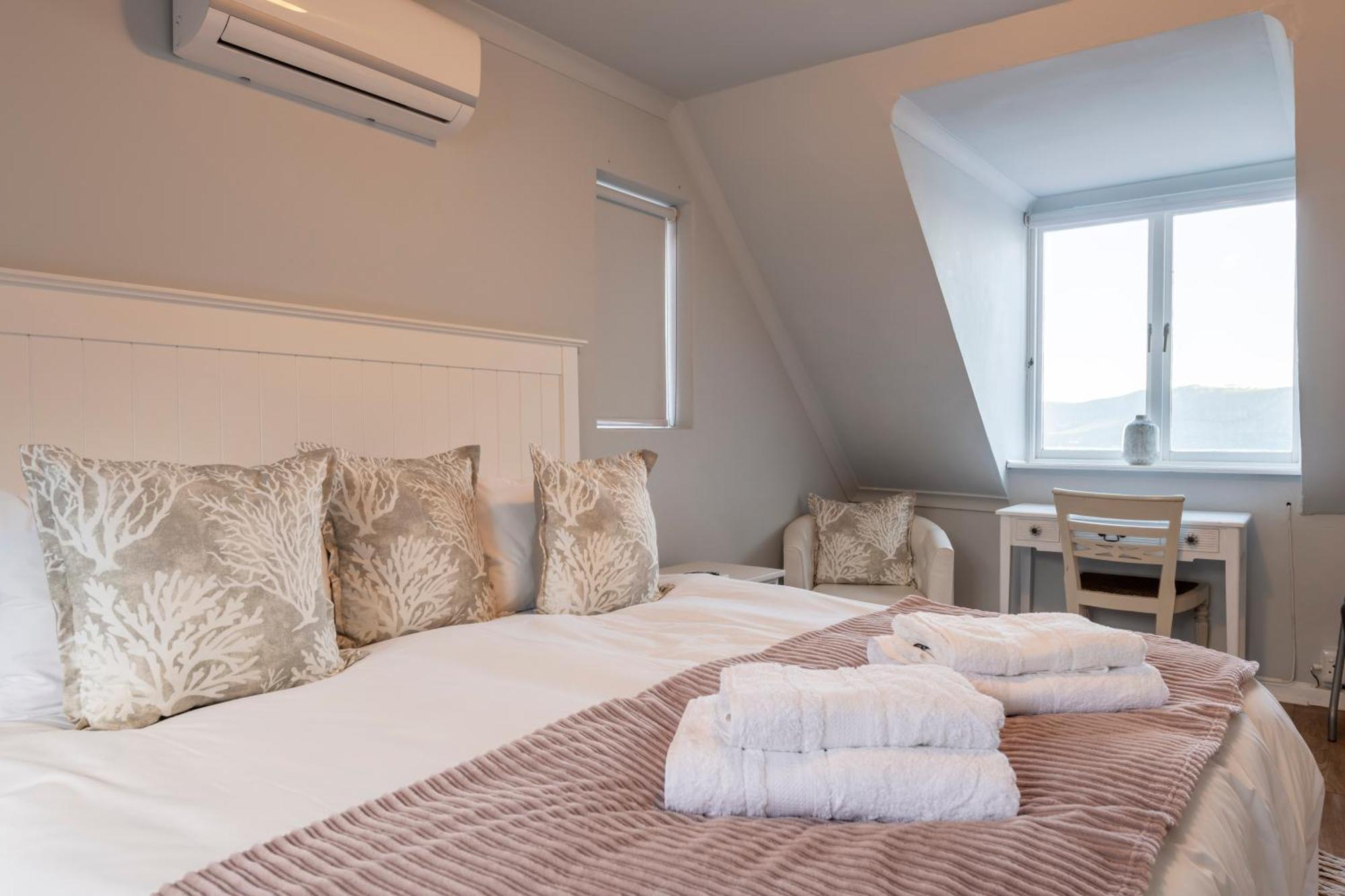 6 On Protea Bed & Breakfast Knysna Ngoại thất bức ảnh