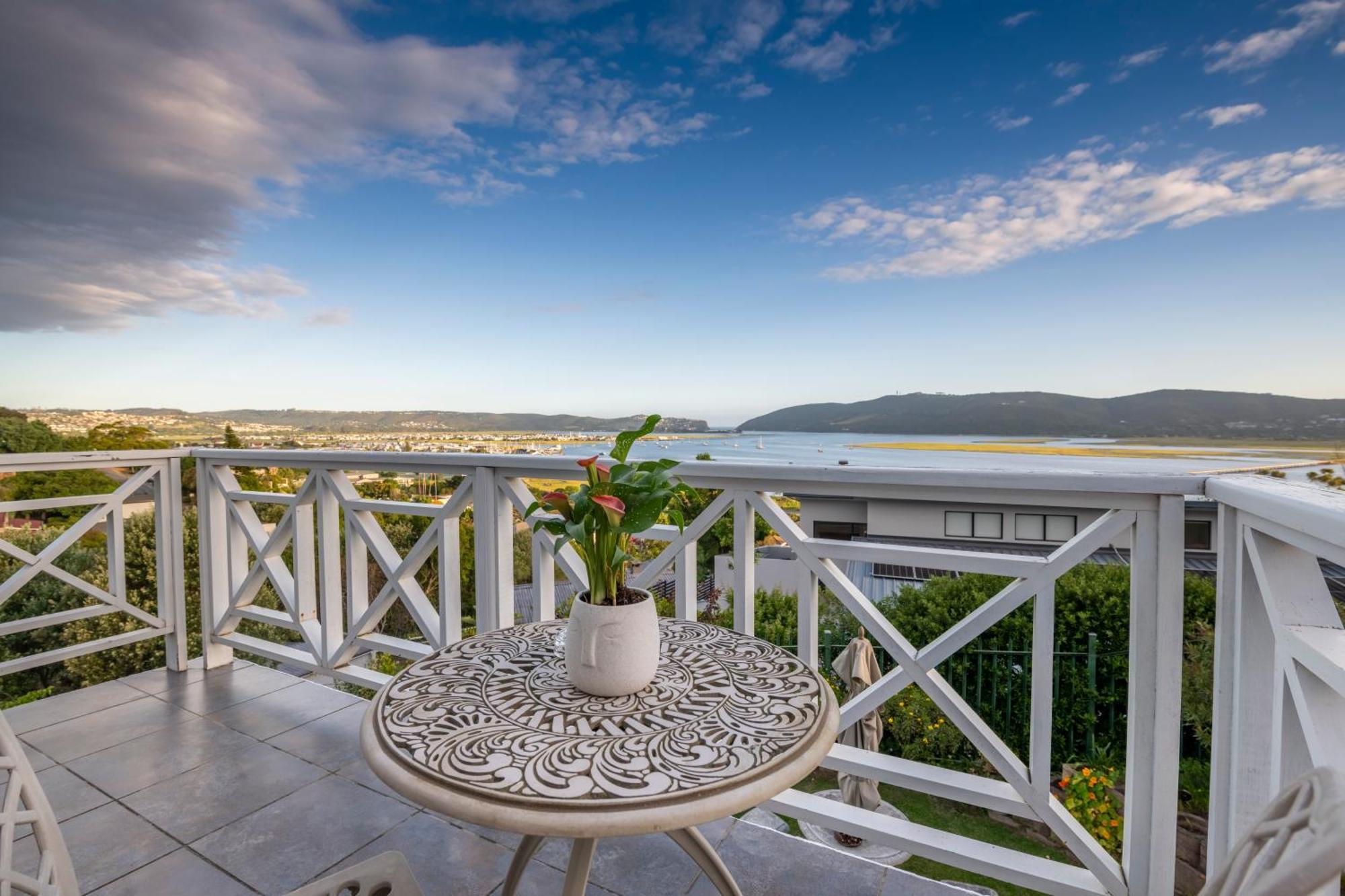 6 On Protea Bed & Breakfast Knysna Ngoại thất bức ảnh