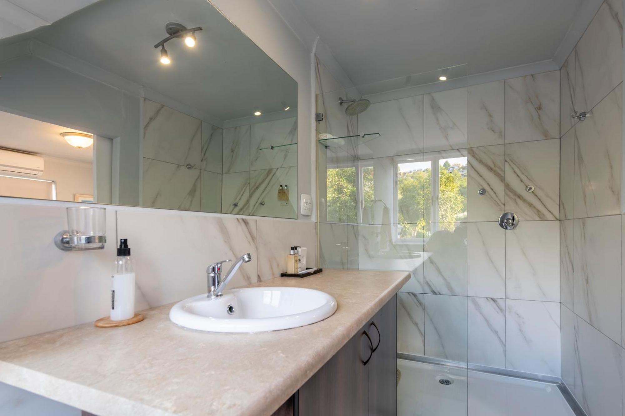 6 On Protea Bed & Breakfast Knysna Phòng bức ảnh